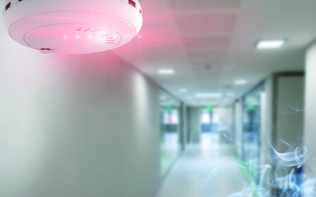 Ein Brandmelder schlägt Alarm Ein Brandmelder schlägt Alarm